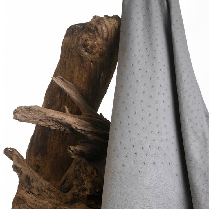 Cuir d’Autruche Gris Perle pour la vente par MAISON SOLER TANNERIE