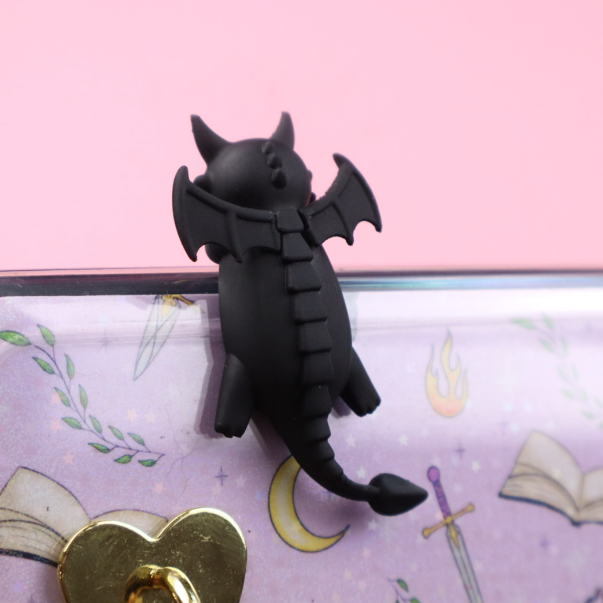 Miessol - Wholesale Book Holder - Dragon Kindle Reading Buddy / Hipper3