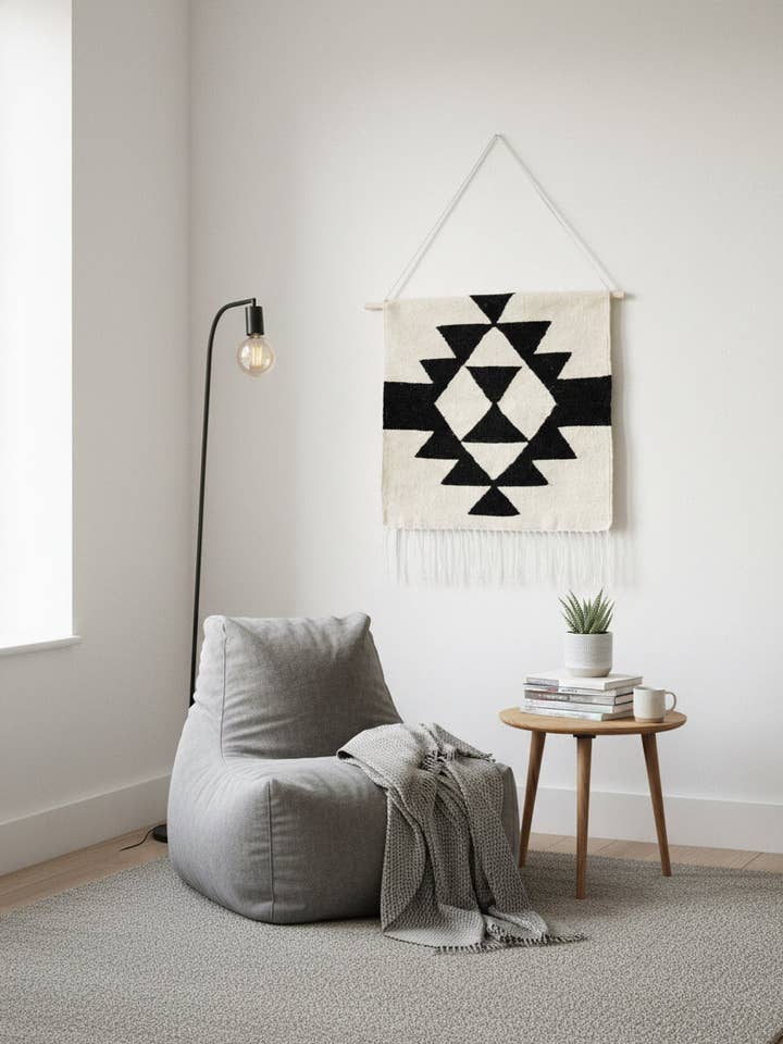 Appendiabiti da parete intrecciato a mano per la vendita all'ingrosso da parte di Mumo Toronto Inc