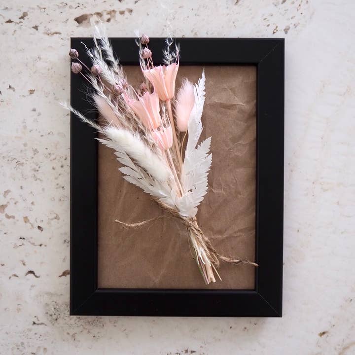 Floweme – Engroshandel Tørrede/pressede blomster – Ramme med tørrede blomster i sort ramme | Blomsterkunst med tørrede blomster3