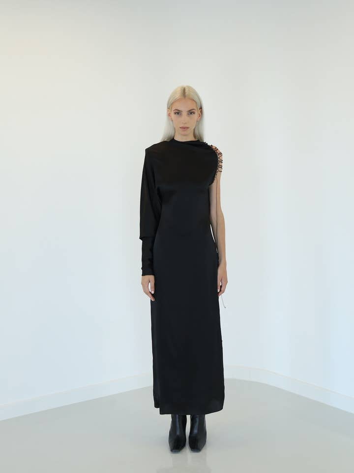 Agnes Svart Silkesklänning för wholesale av MAET