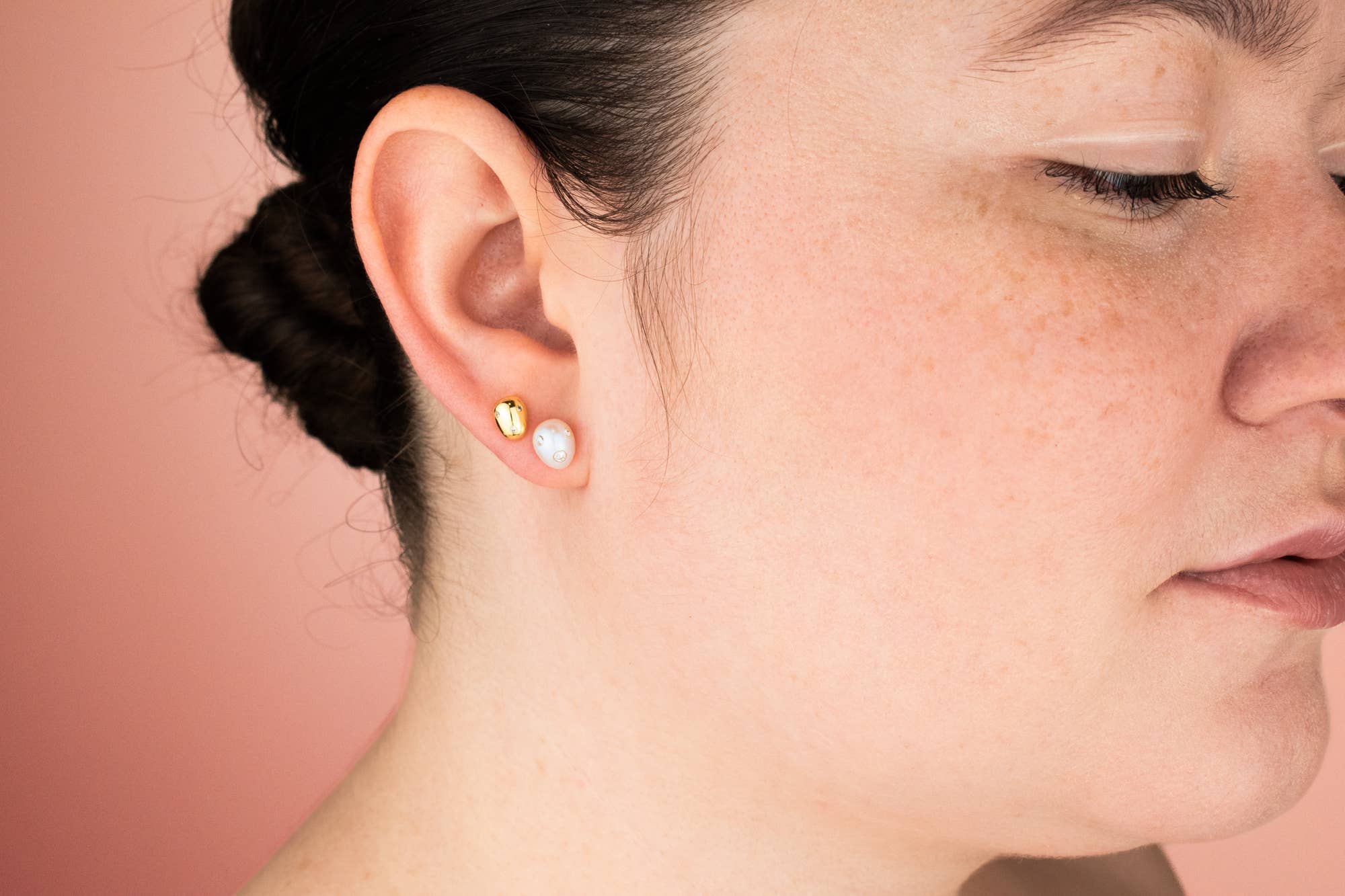 Cold Gold - Wholesale Stud/Post Earrings - The Aura Studs: Baroque Pearl and Crystal Gemstone Earrings4