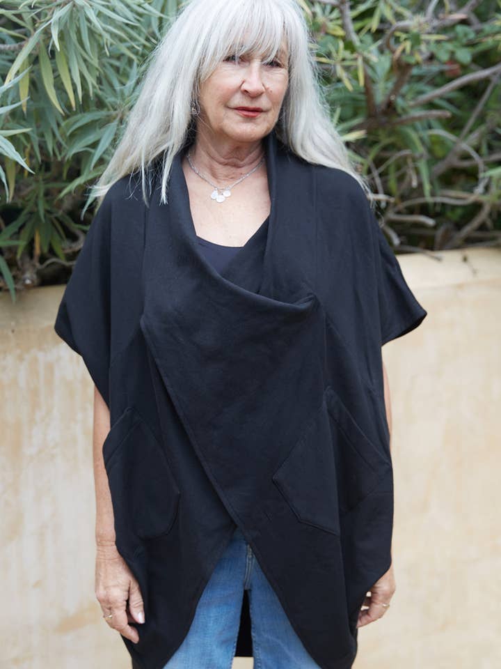 Pull Crossover pour la vente par Zig Zag Asian Collection