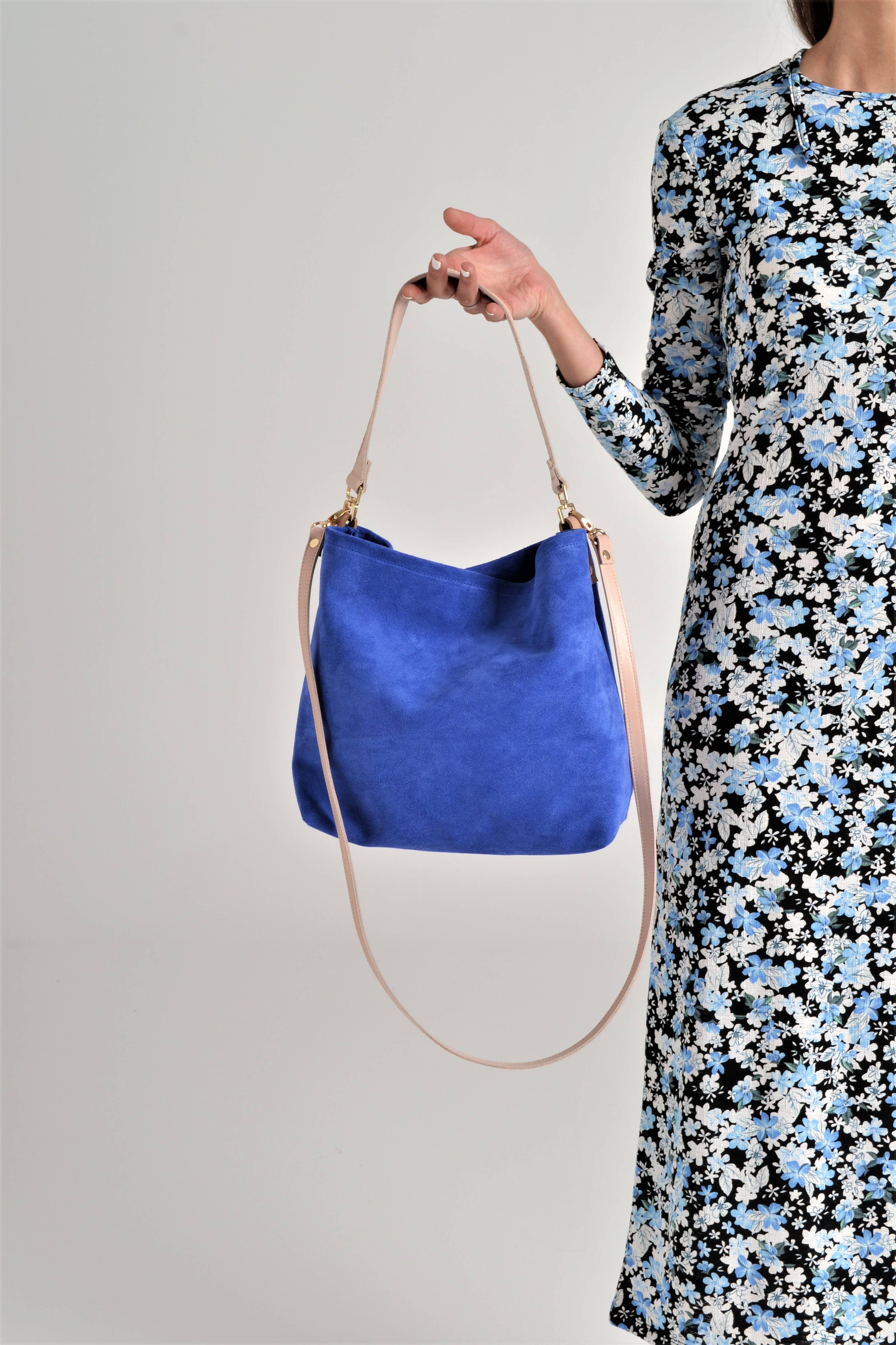 ANA KOUTSI – Engroshandel Skuldertaske – til kvinder – Dioni blød taske i blå1