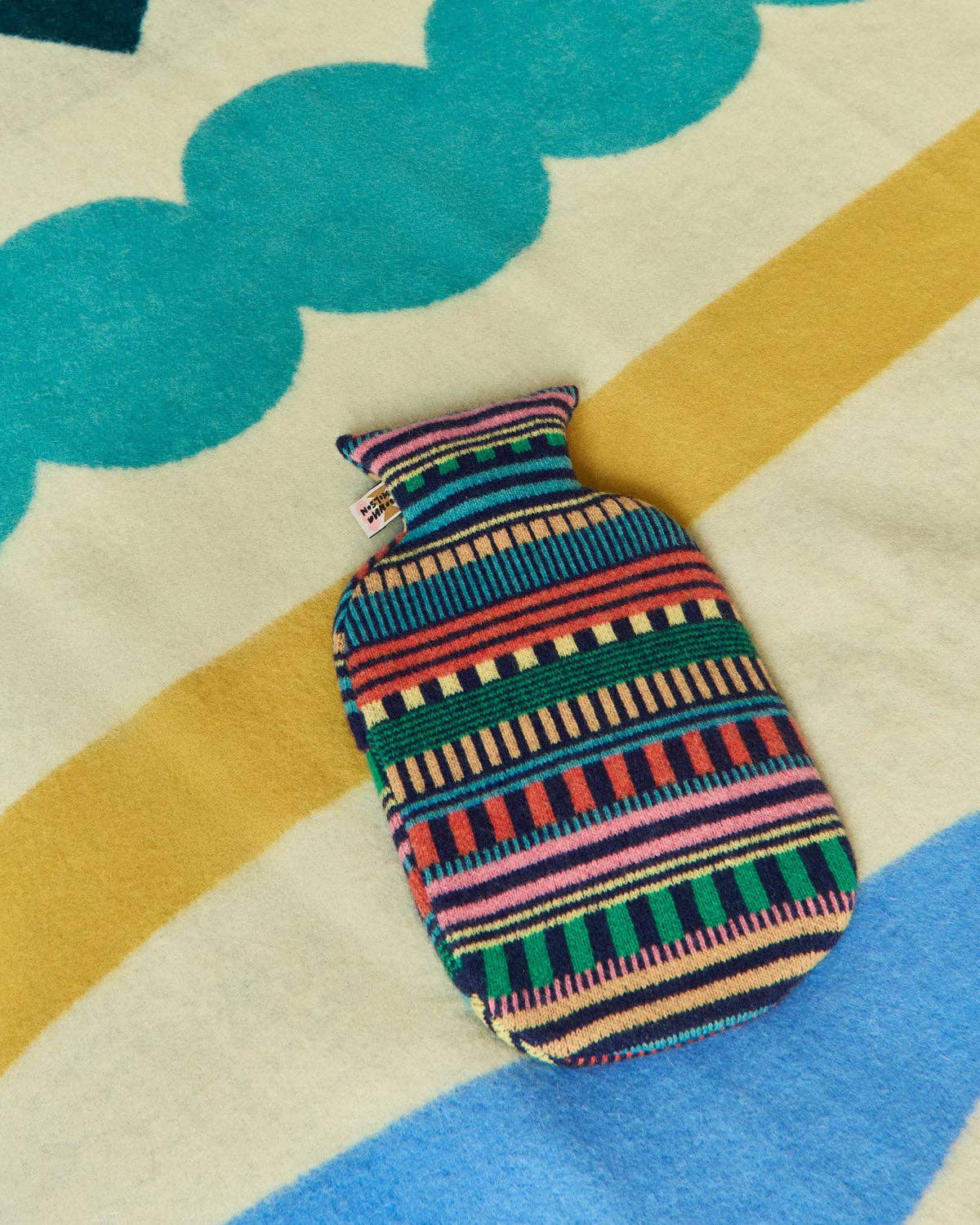 Donna Wilson - Wholesale Warm/koud kompres - Multistrepen warmwaterkruik - nieuwe kleurvariant1