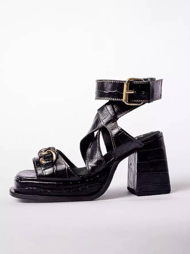 Schwarze Lazo Plattform-Sandalen mit Krokoprägung und Absatz für den Großhandel von Amén