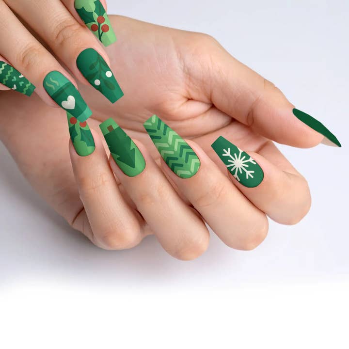 FYNE BODY - Wholesale Press-On/Fake Nails - Evergreen Dazzle Enchantment Press-On Nails29