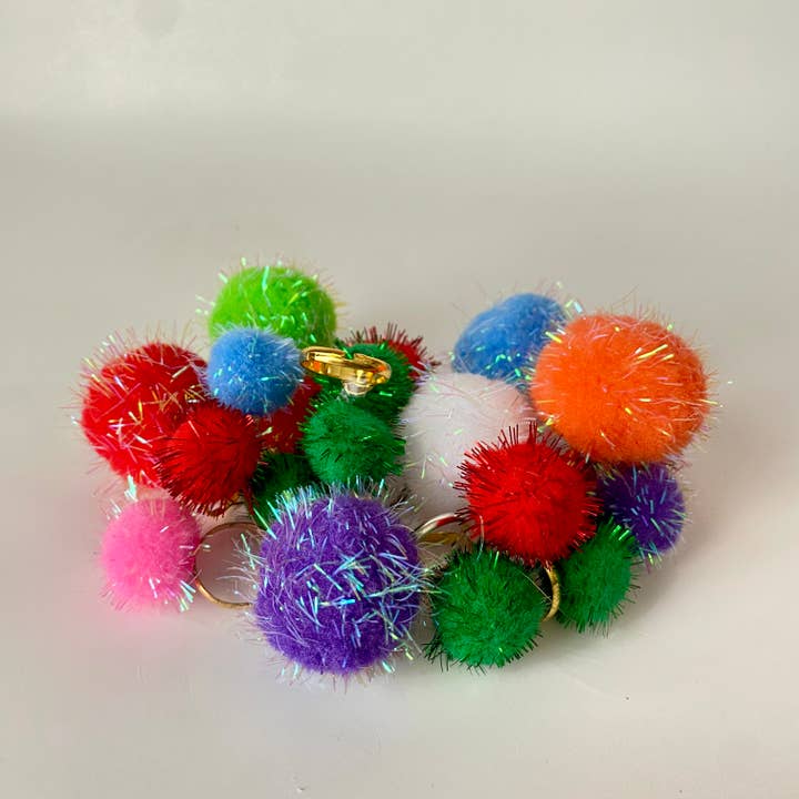 Assortiment de bagues Pom Pom pour la vente par GRL PWR Jewelry