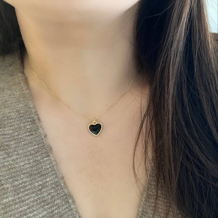 Black heart 18K gold plated gold-filled dainty necklace for wholesale by Amady Jewelry