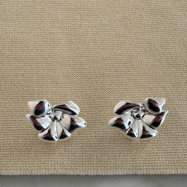Zoila - Wholesale Stud/Post Earrings - Le Fleur Earrings4