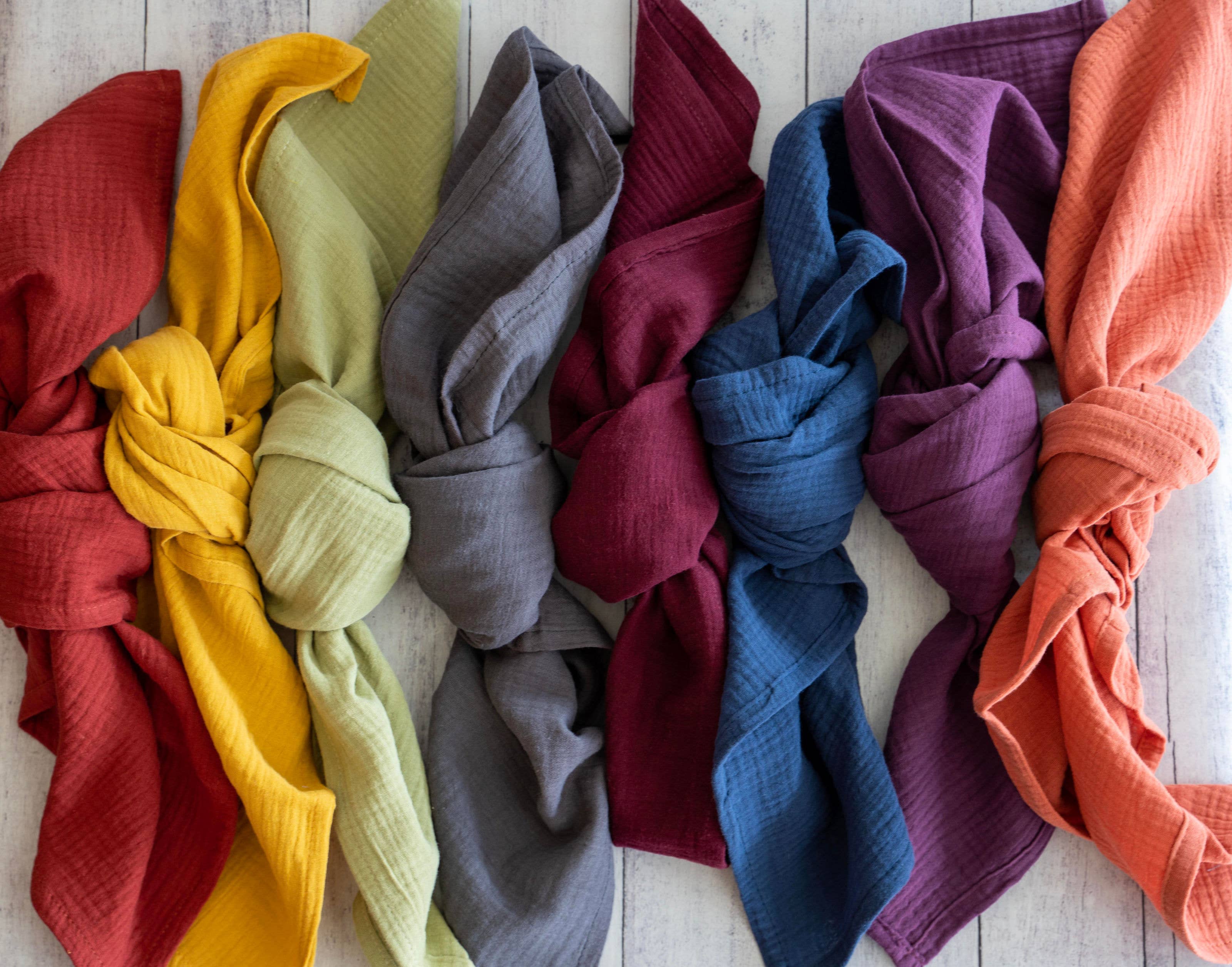 Dot and Army - Wholesale Dinner & Cloth Napkin - Crinkle Cloth Napkins, set of four6