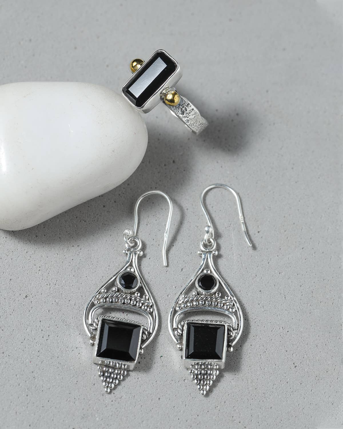 Tiramisu – Anel de cocktail/declaração por atacado – Anel em Prata de Lei Onyx Preto com Latão3