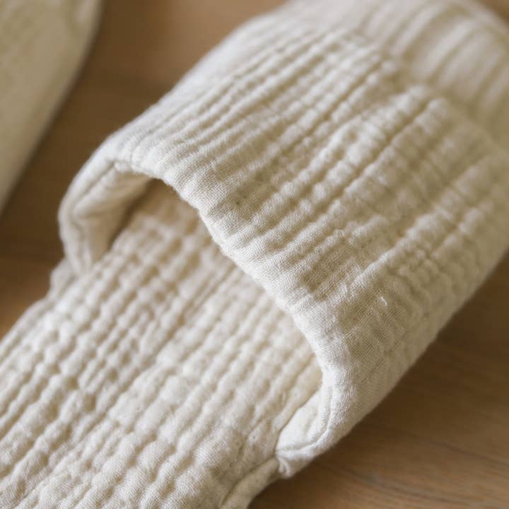 Chickidee - Wholesale Slippers - Women's - Organic Lifestyle Fyra Bath Slippers1