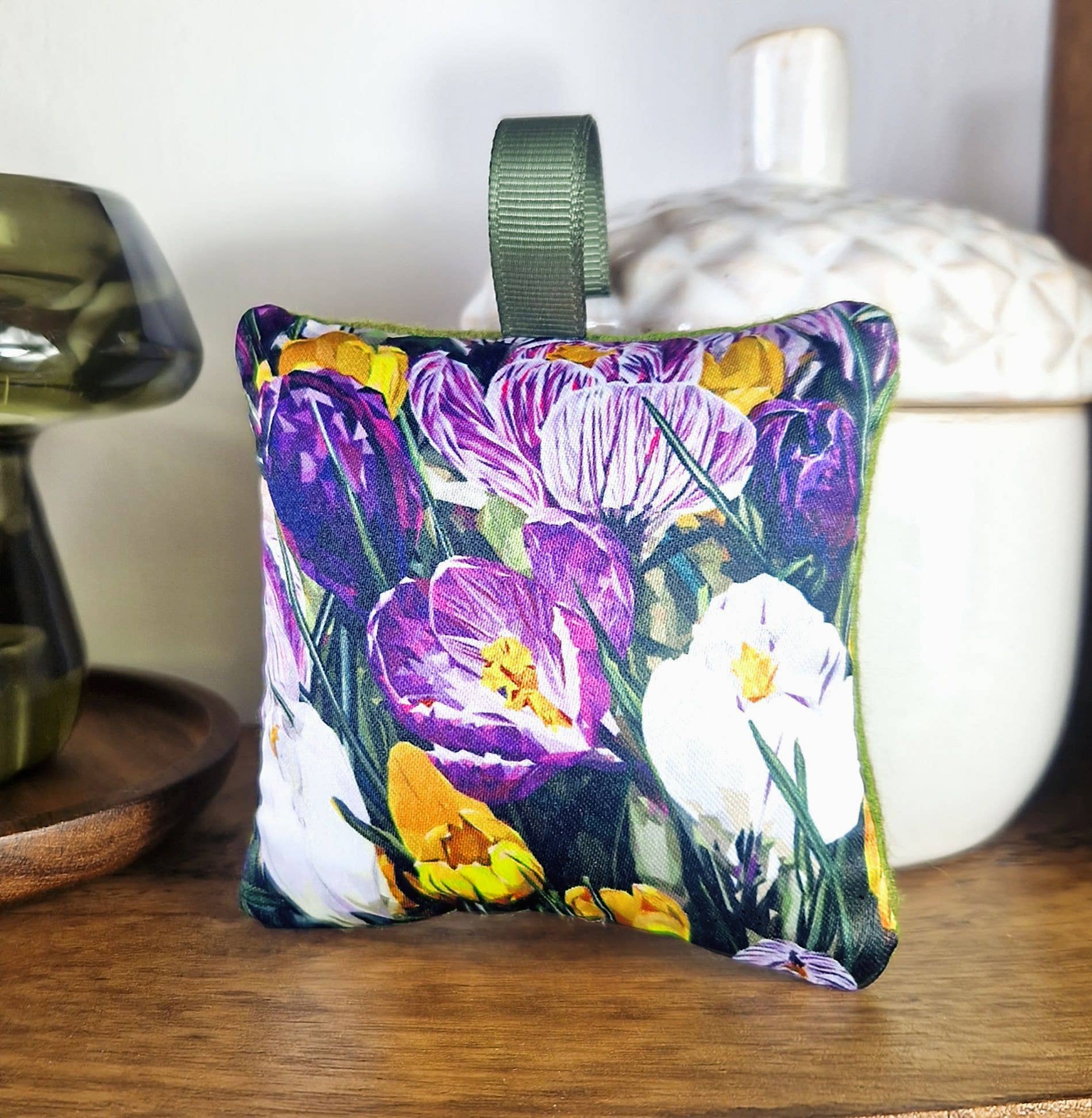 Louise Jennifer Design – wholesale Sachet – CROCUS handmade hanging lavender sachet3