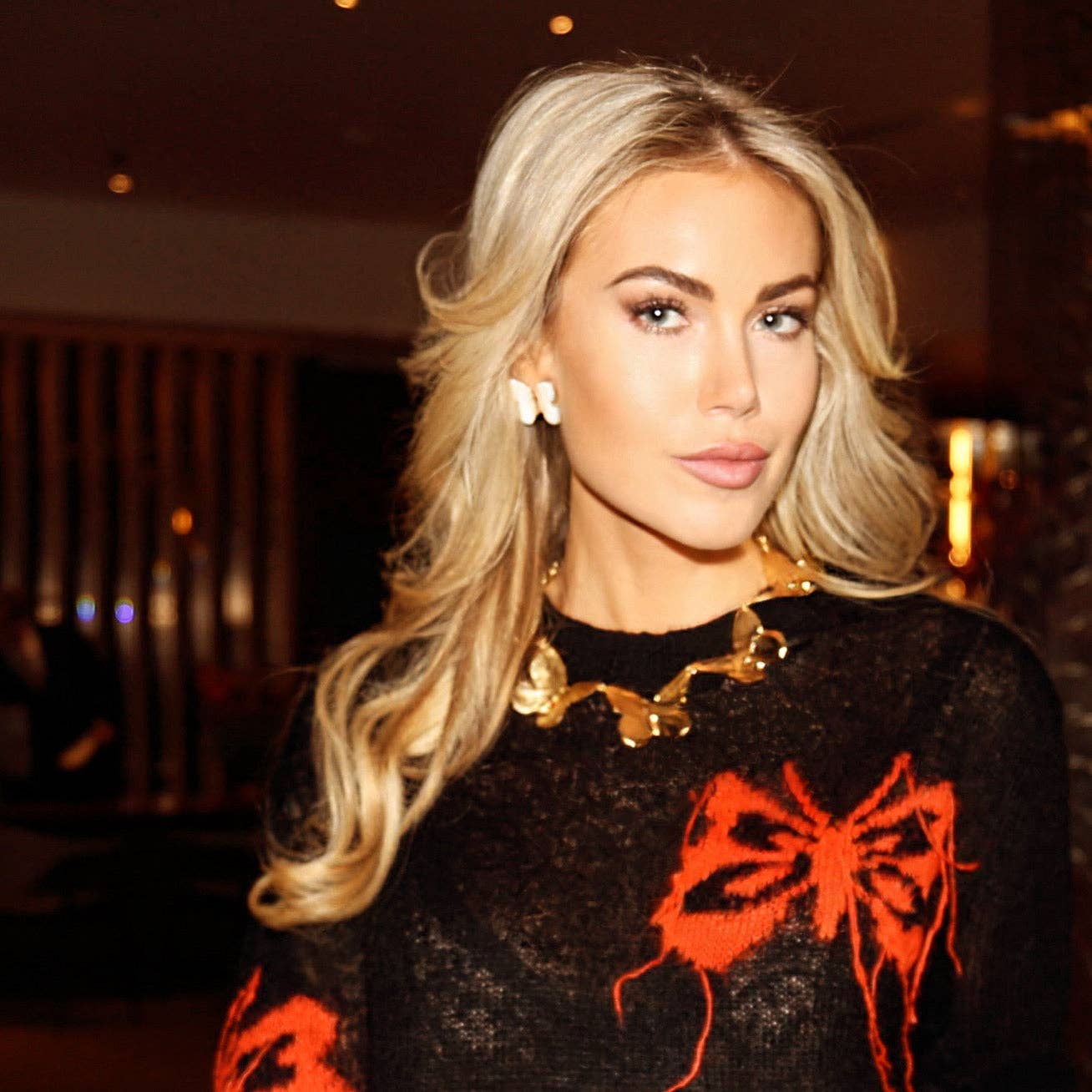 The Pink Reef - Venta al por mayor Pendientes de botón/aretes de poste - La pequeña mariposa cristalina de Pink Reef en blanco y perla4