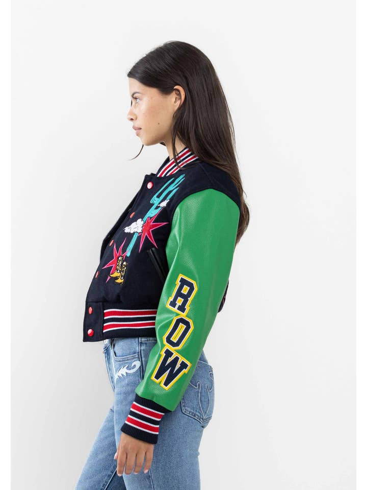 MARINEBLAU Kurz geschnittene Collegejacke mit kontrastfarbenen Ärmeln für den Großhandel auf Faire1