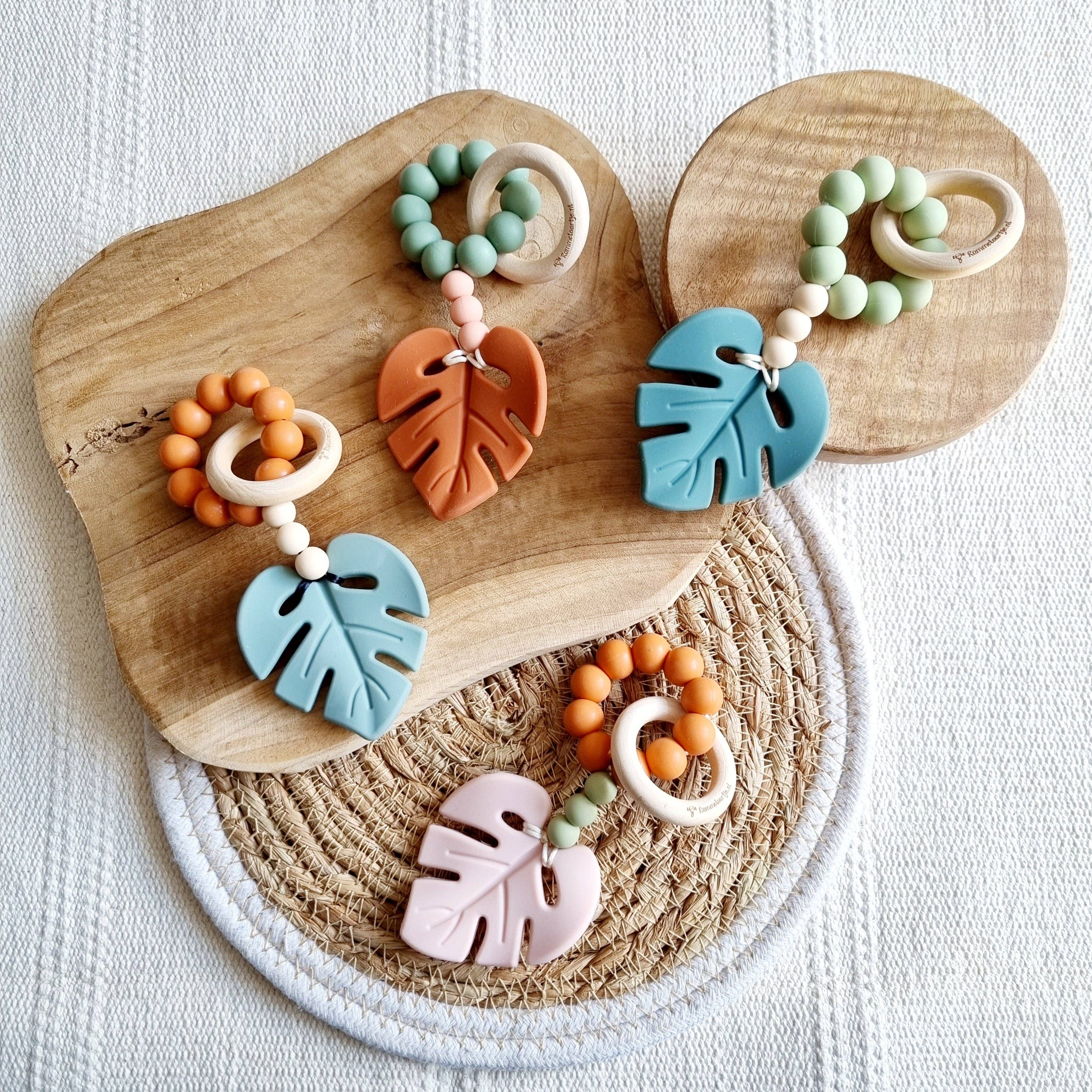 Rammelaartje - Wholesale Teether (Not Clip-On) - Baby - Leaf Teether - Sage/ Beige/Cognac1