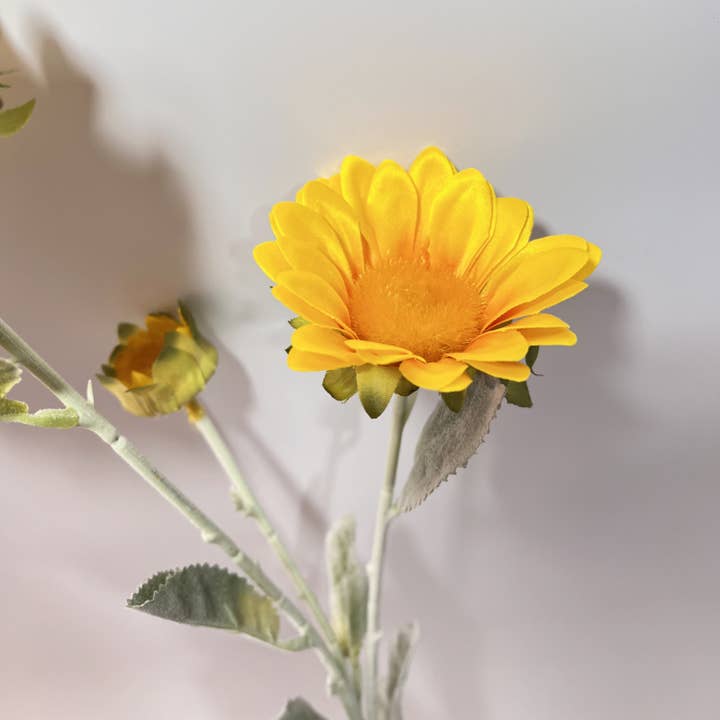 ACNITE Artist Boutique - Venta al por mayor Flores artificiales - Relleno artificial para jarrones de 3 cabezas con forma de girasoles pequeños, de imitación