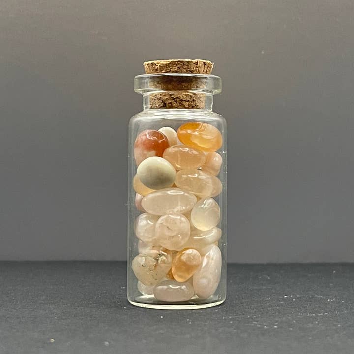 Thrive | Flacon 10 ml de chips de cristal d'agate pour la vente par Midwest Apothecary