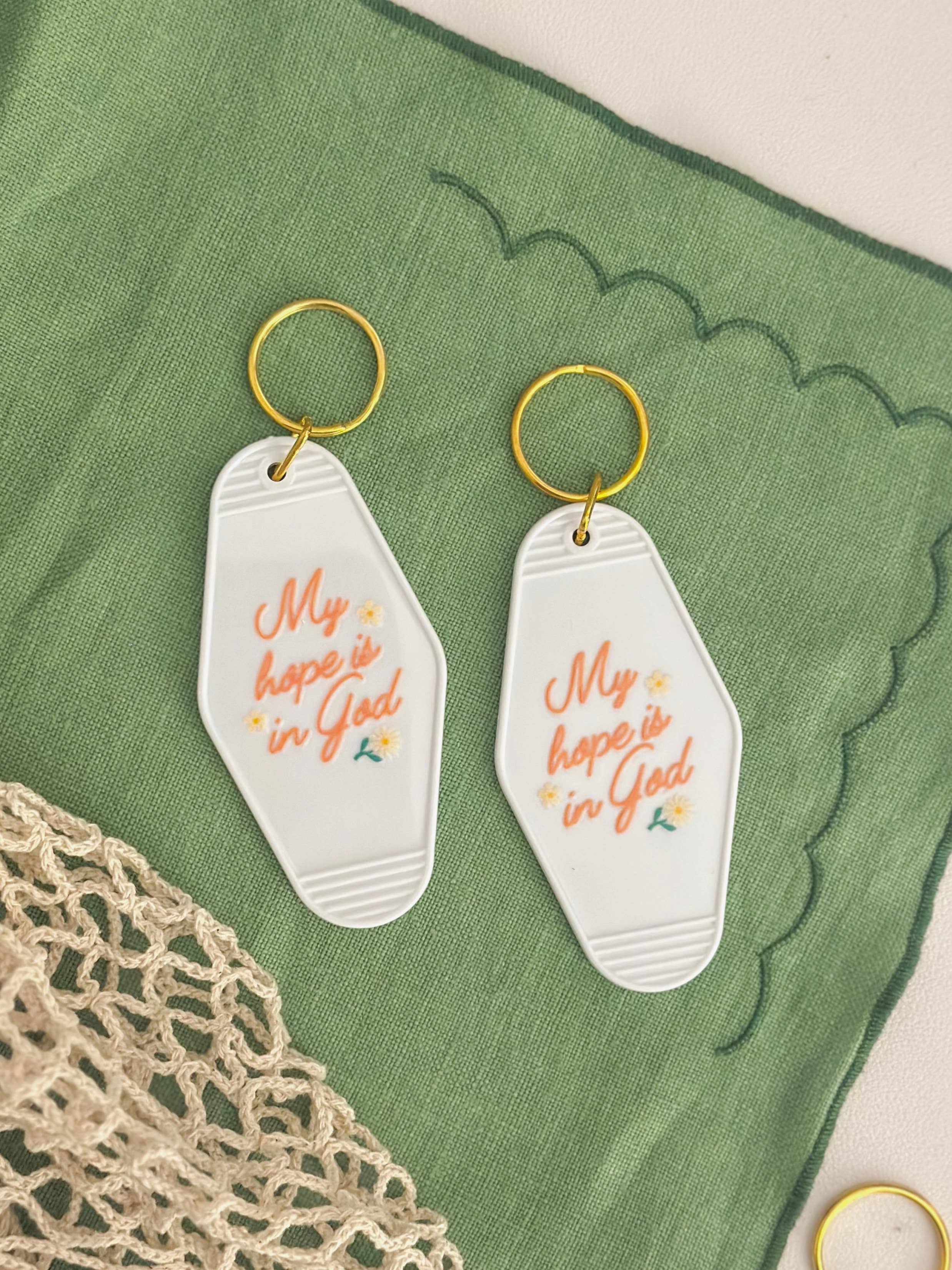 Grow in Grace – wholesale Keychain – Women's – My hope is in God acrylic motel keychain7