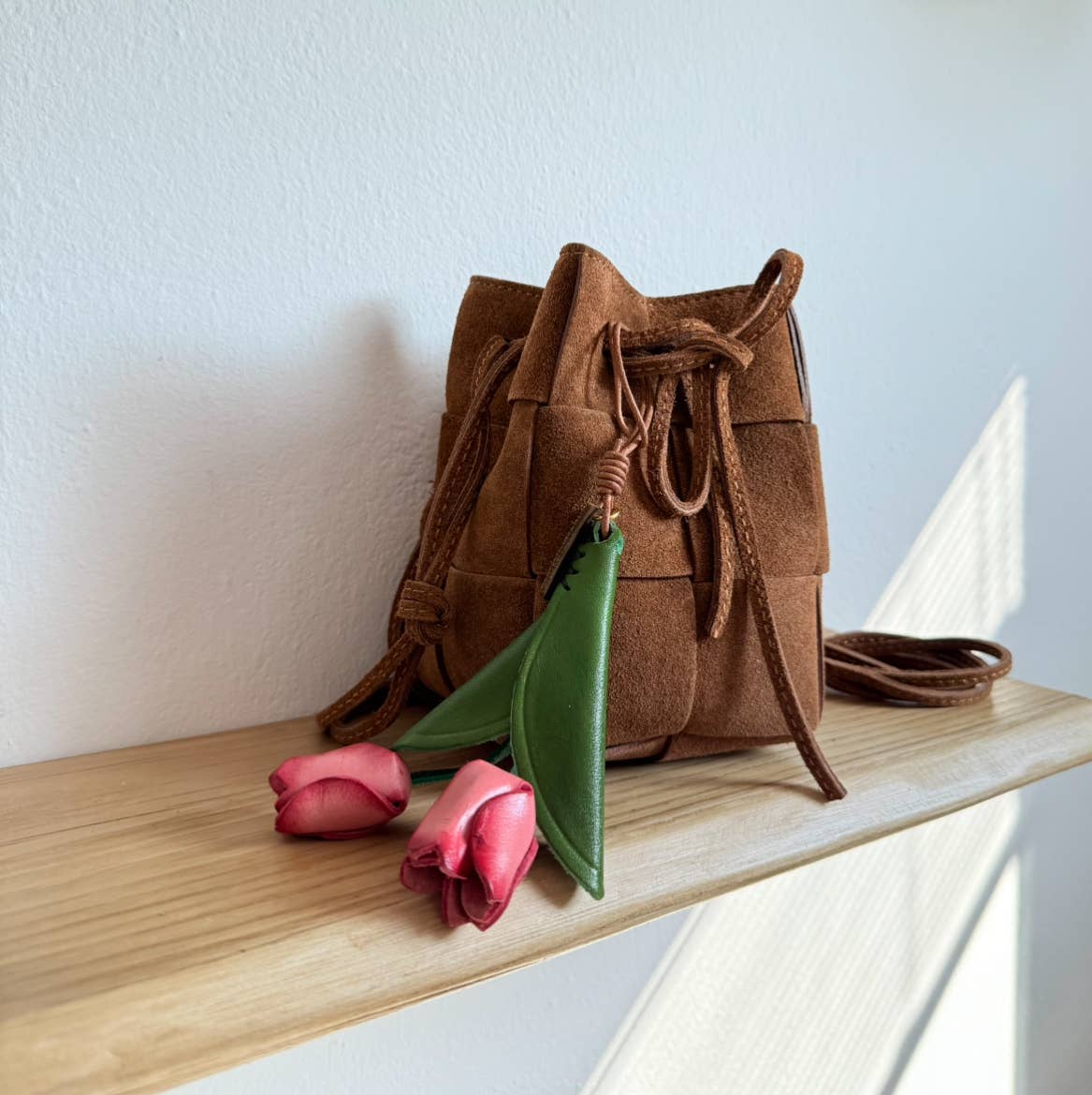 Sook Stainable - Wholesale Shoulder Bag - Women's - Grain Leather Handmade Tulip Bag Charms Key Holder3