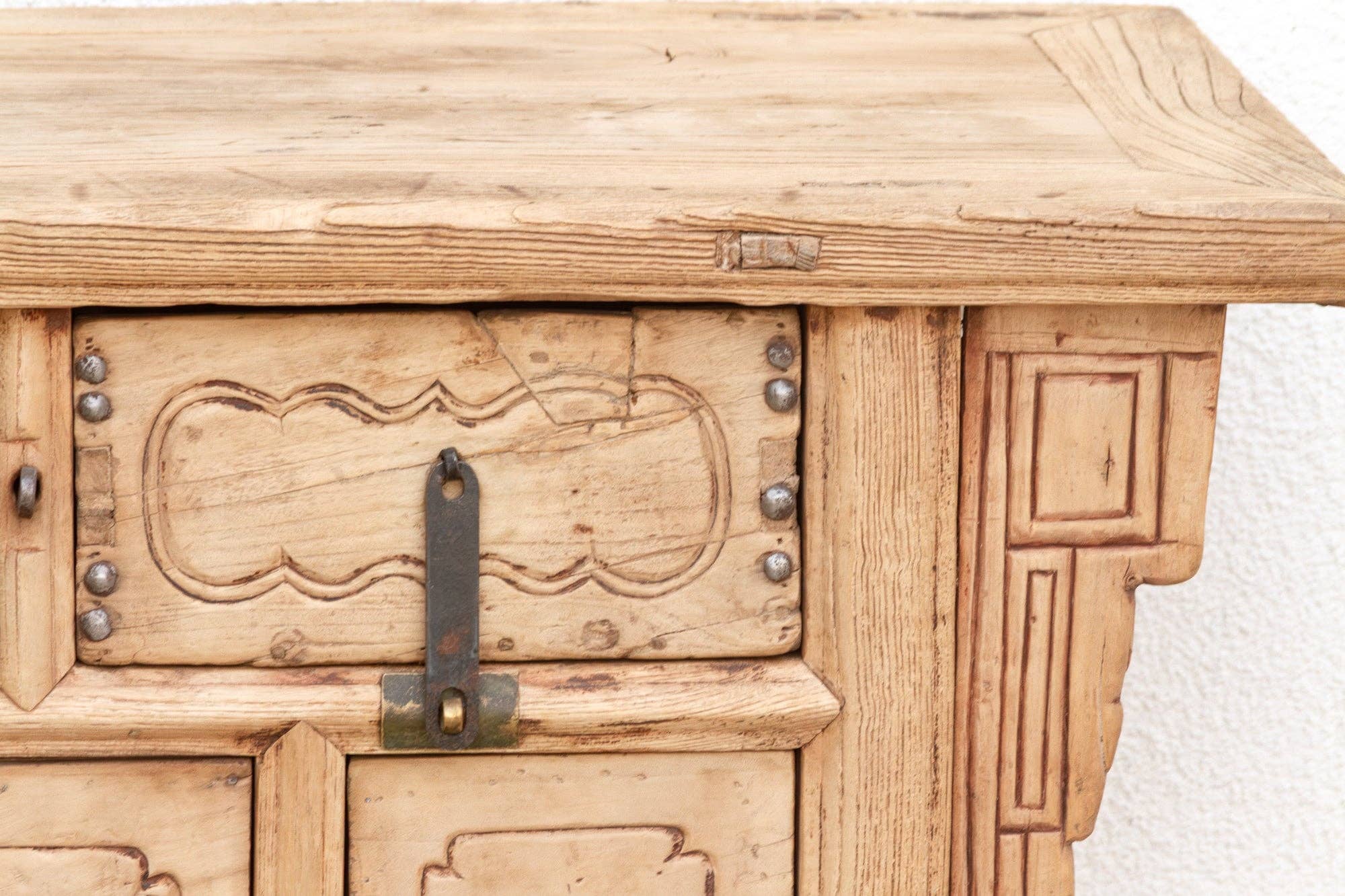 De-cor - Vendita all'ingrosso Armadietto - Cassettiera d'altare antica a 5 cassetti con finitura sbiancata dal sole4