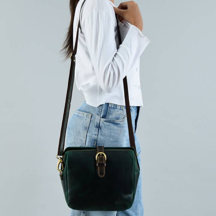 Classy Leather Bags - Wholesale Crossbody Bag - Women's - City Explorer Crossbody