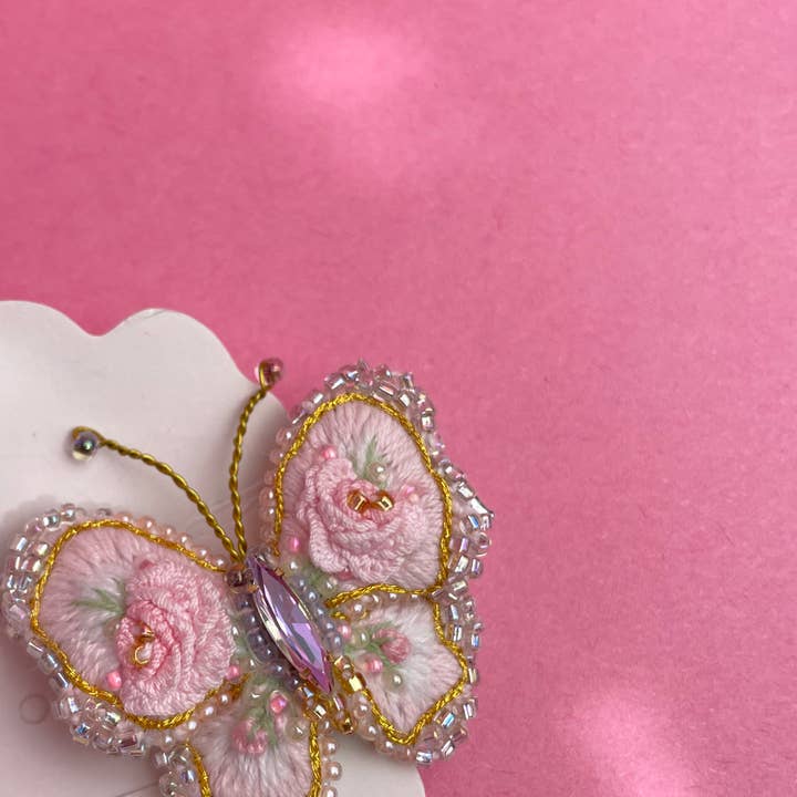 Spilla a forma di farfalla ricamata a mano per la vendita all'ingrosso da parte di miuelor