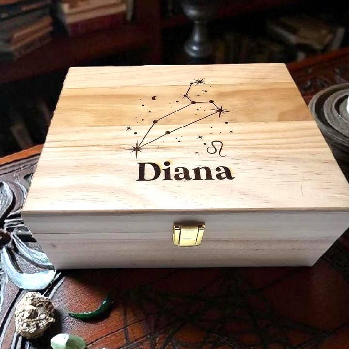 Boîte à souvenirs constellation du zodiaque – Boîte à souvenirs en bois | Pin ou bambou (8x10x4) pour la vente par Newfashioned Relics