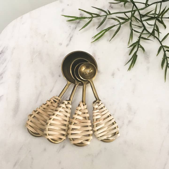 India Handicrafts Inc - Vente Cuillère doseuse - Cuillères à mesurer en or, ensemble de 4 avec manches en jute5