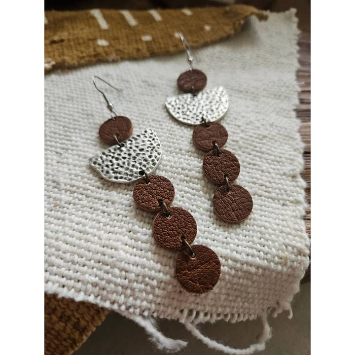 Native Leather Co - Vente Boucles d'oreilles pendantes - Boucles d'oreilles pendantes en cuir véritable - Accent argenté3