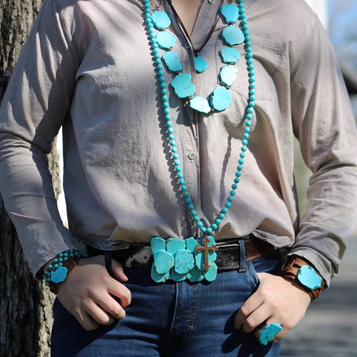 The Jewelry Junkie - Vente Colliers à pendentif - Collier en turquoise bleue Western Slab avec liens en cuir 235X3