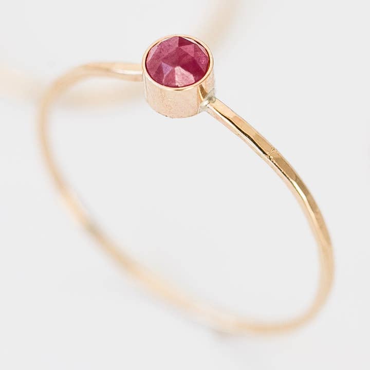 Rubin Ring for engroshandel hos AHNE