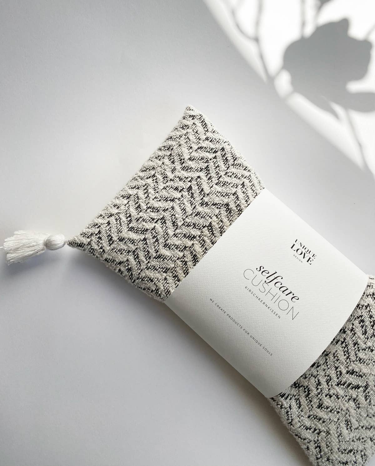 UNIQUE LOVE Design - Wholesale Spa/Therapy Pillow - Cherry stone cushion - black & white midi5