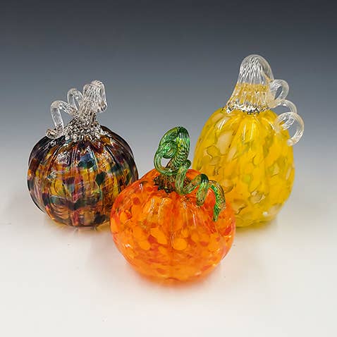 Boise Art Glass – wholesale Decorative tabletop object – Glass Pumpkin - Medium - Small Ridge