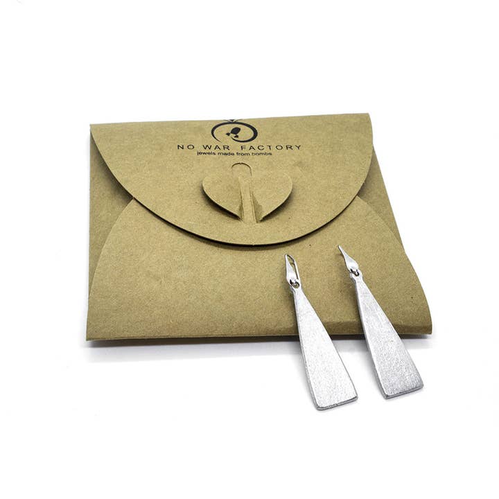 No War Factory s.r.l. - Venta al por mayor Pendientes colgantes - Pendientes triangulos1