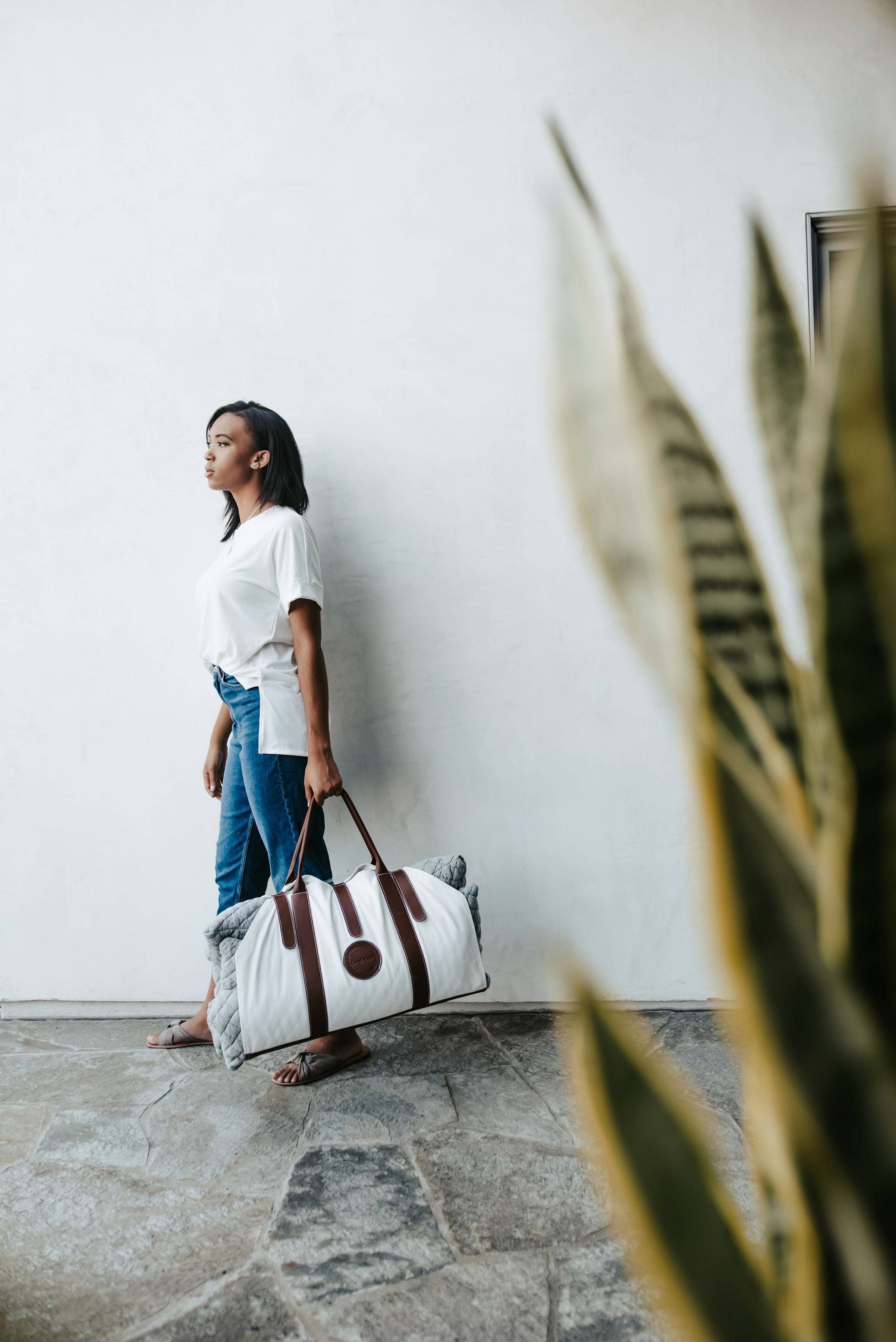 ComfiNest - Wholesale Nursing Pillow/Pad - Maternity - Organic ComfiNest Pillow + Carry-Tote1