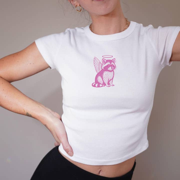 Maglietta corta grafica con angelo procione: Coquette Y2K Baby Tee per la vendita all'ingrosso da parte di FizzCandy Designs