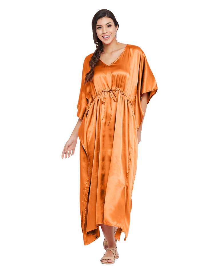 Caftan d'intérieur uni en satin orange pour femmes pour la vente par GYPSIE BLU