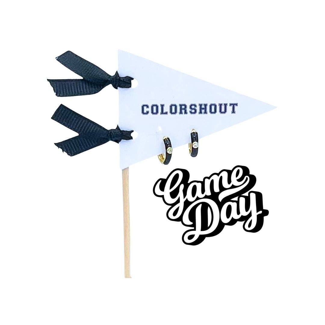 Color Shout - Vente Petits anneaux - Jour de match : Créoles Huggie aux couleurs de l'équipe sur un drapeau à fanion16