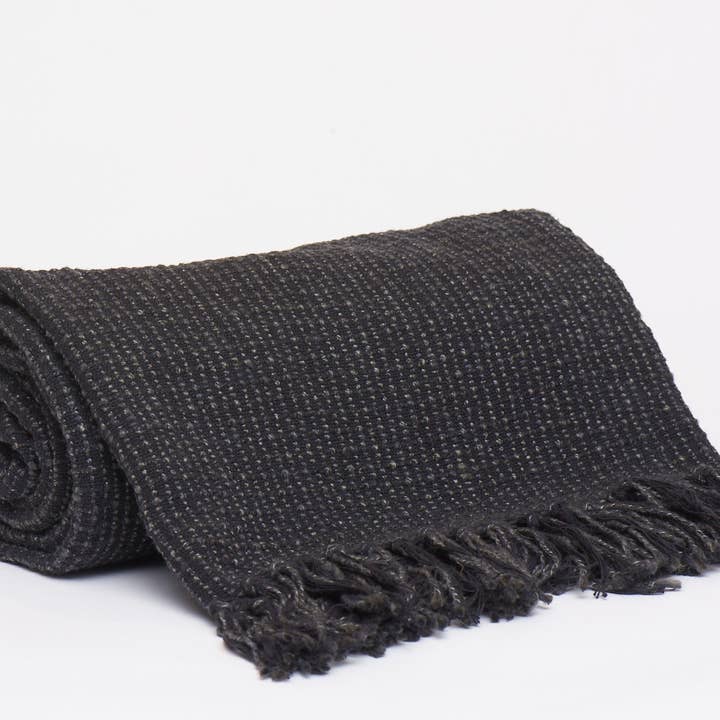 House Of Harkaari – Engroshandel Tæppe – Plaid med kvadratisk sømmønster og frynser5