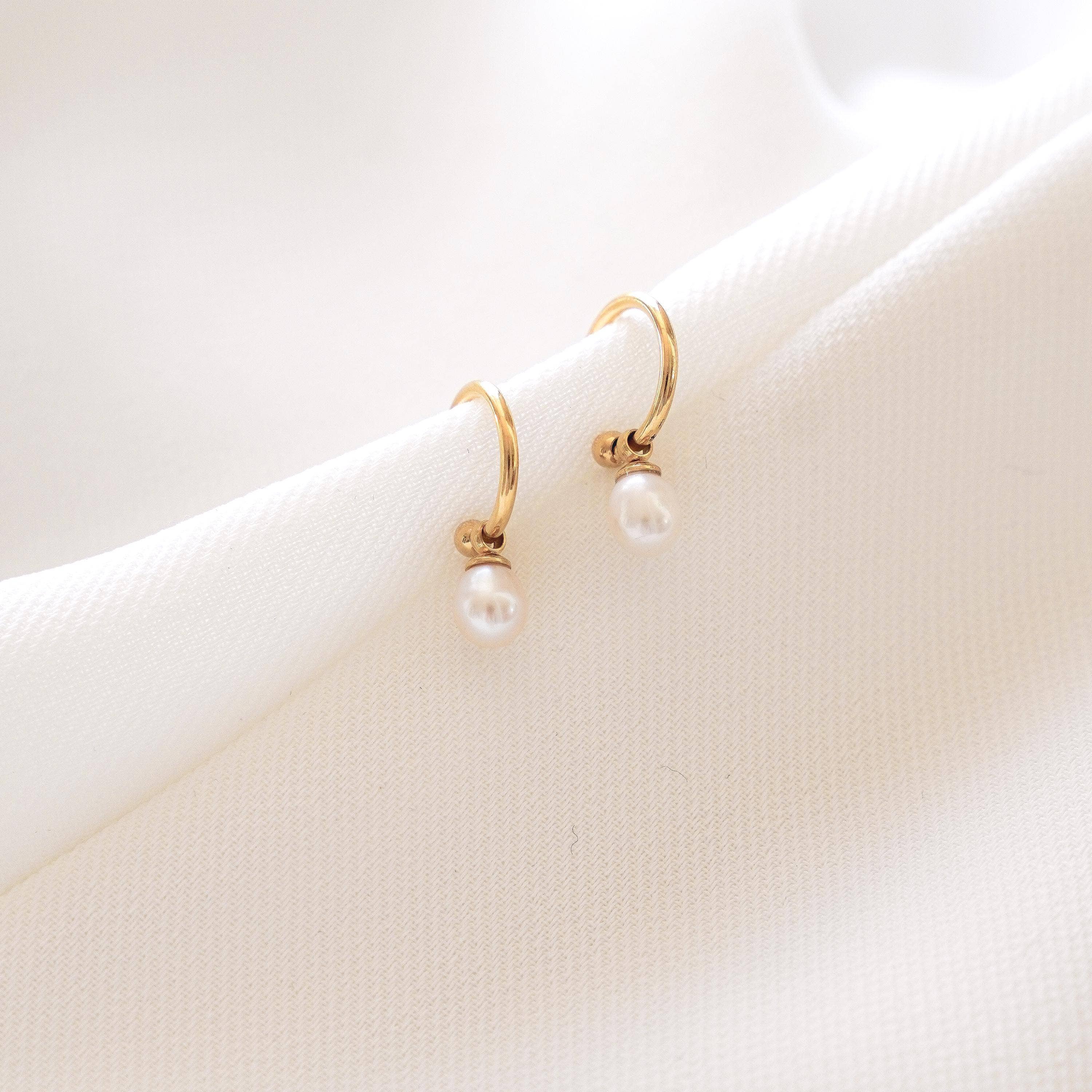 Victoire Collection - Vente Boucles d'oreilles pendantes - Boucles d'oreilles acier inoxydable mini créoles perle2