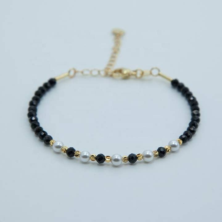 Artisans de Madagascar – wholesale Beaded bracelet – Black Tourmaline Bracelets Faceted Beads between 3 & 4 mm3