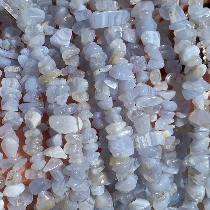 Pierre de cristal de guérison en agate bleue de 32 pouces, pierre de chakra purifiante et nettoyante naturelle, pierre de guérison cadeau pour elle, pierre de méditation pour la vente par The Bead Bazaar