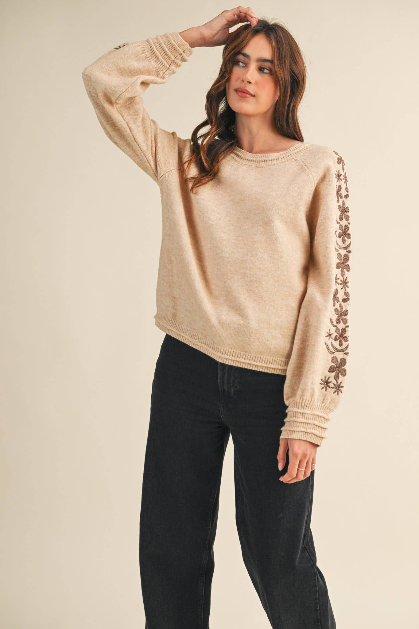 &MERCI - Wholesale Knit Sweater - Women's - PULLOVER SWEATER WITH FLORAL EMBROIDERED SLEEVES MSW1089039
