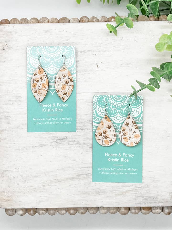 Mini pendientes de corcho floral otoñal suave hechos a mano para venta al por mayor de Fleece & Fancy