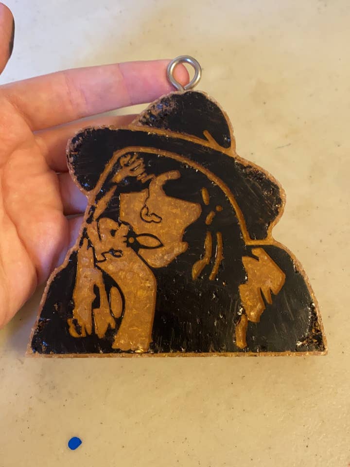 Beth Dutton Freshie (YellowStone) for engroshandel hos KR Kreations LLC