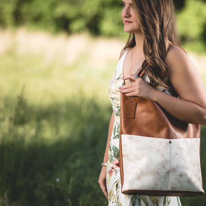 Oak River Company - Wholesale Tote Bag - Women's - Oak River Exclusive Leather Tote10