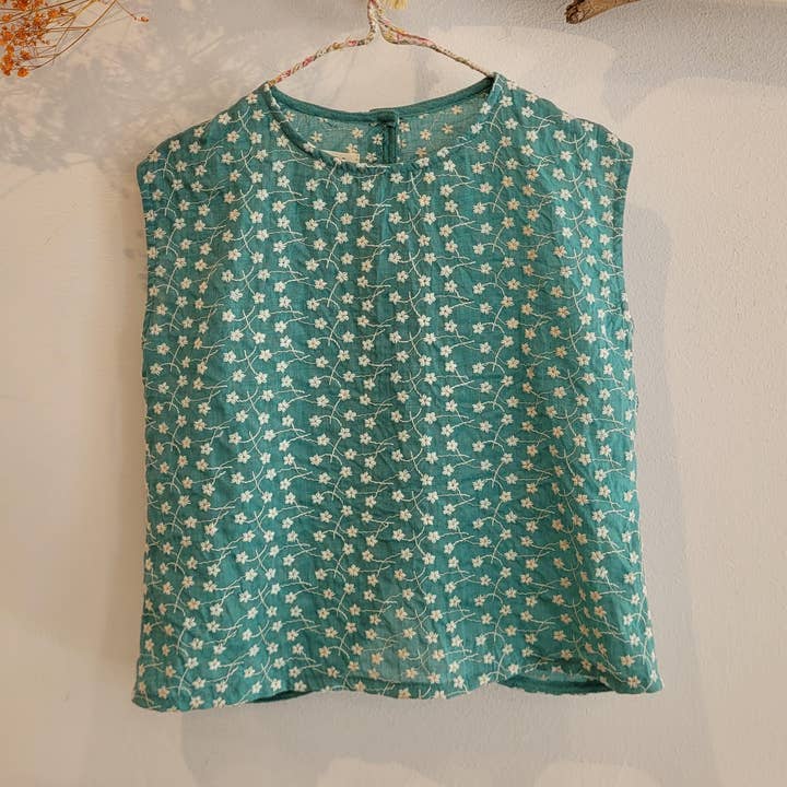 EMBROIDERED FLOWER BLOUSE for wholesale by Mia y Lia