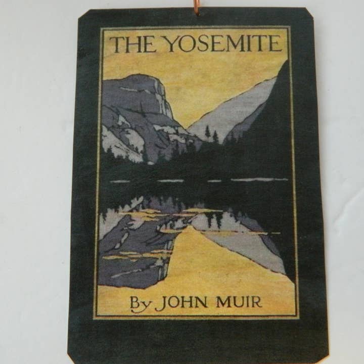 Capa de livro antigo de ornamento The Yosemite John Muir por atacado de Sarah Wood Studio